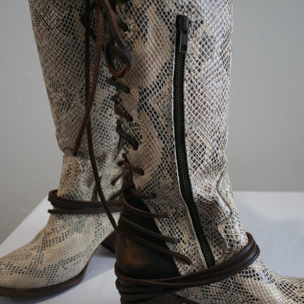 Freebird Tall Leather Coal White Snake Knee Boots Size 8 - Picture 9 of 10